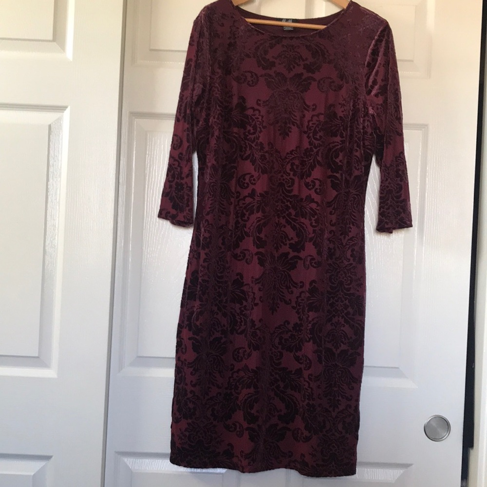 Juniors long sleeve body-con dress